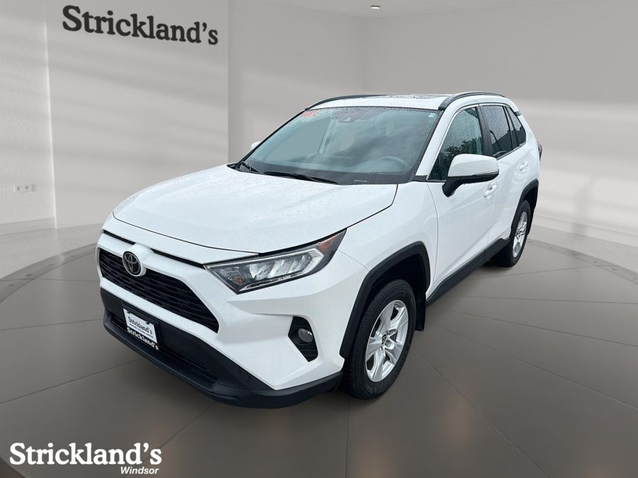 2021 Toyota RAV4 XLE 