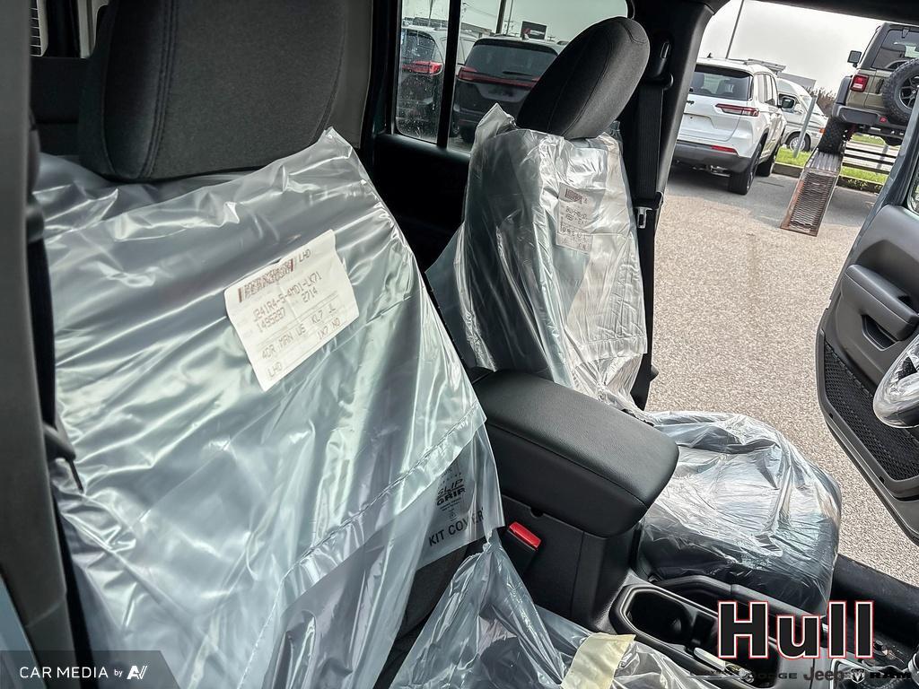 2025 Jeep Wrangler 4-Door Rubicon, Toronto, Cash