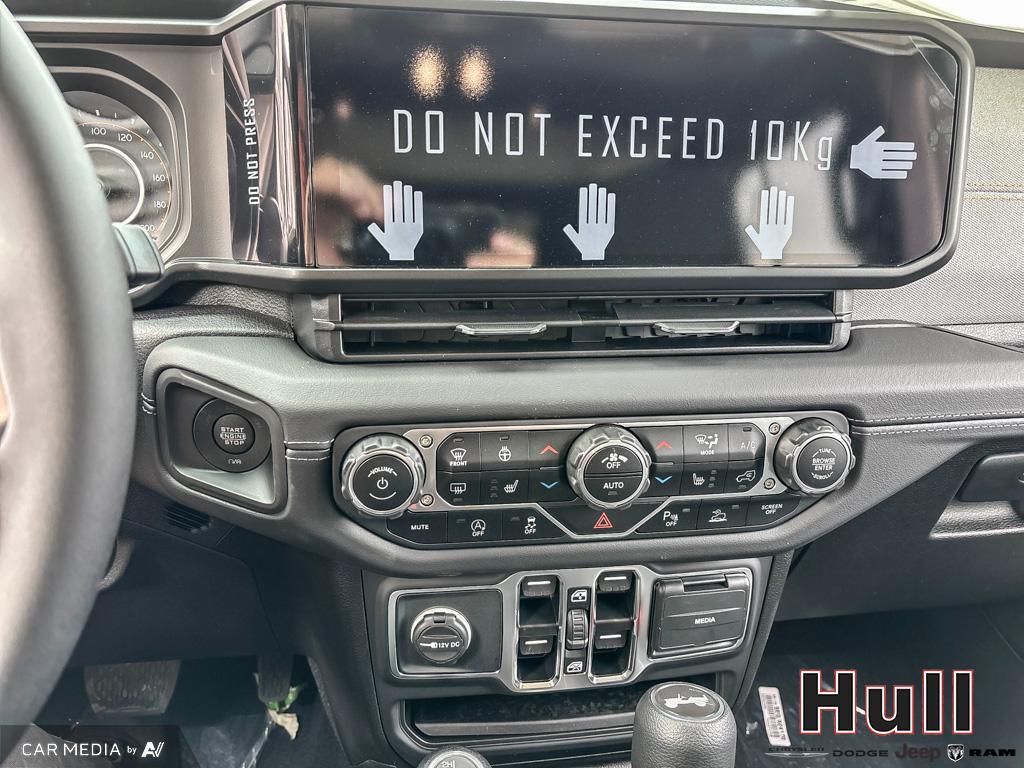 2025 Jeep Wrangler 4-Door Sahara, Toronto, Cash