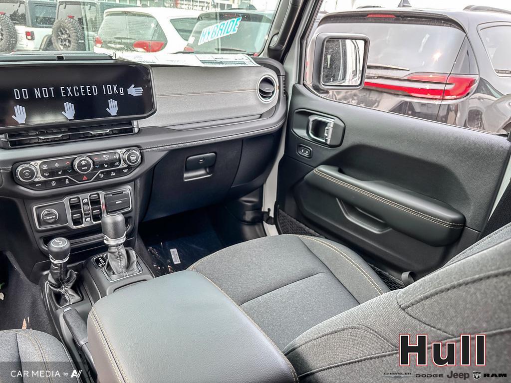 2025 Jeep Wrangler 4-Door Sahara, Toronto, Cash