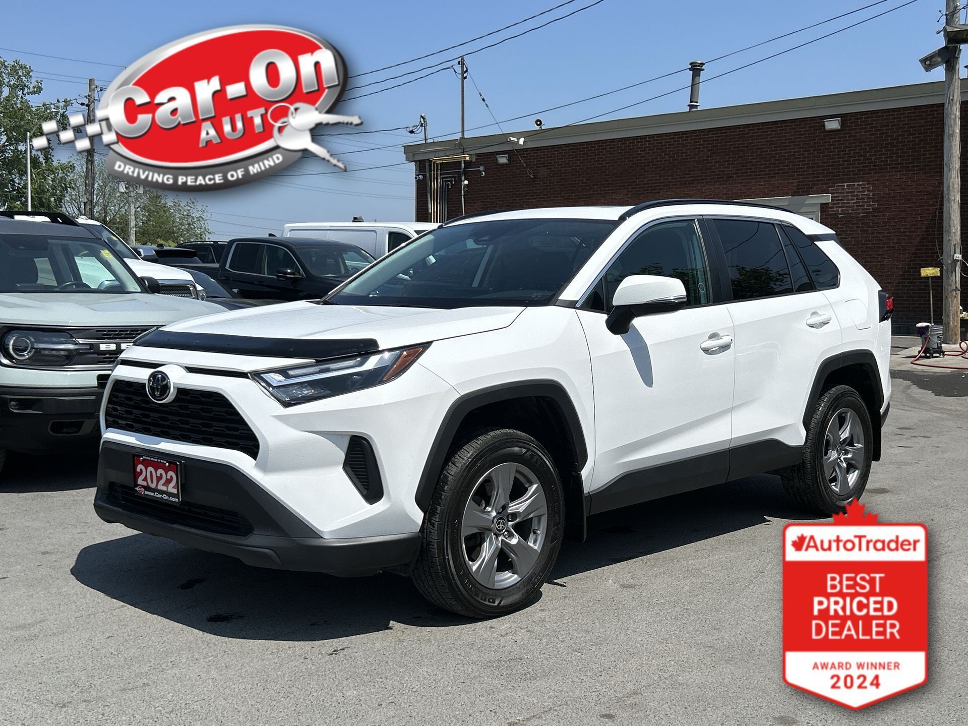 2022 Toyota RAV4 XLE AWD| SUNROOF| HTD SEATS| CARPLAY| 17IN ALLOYS