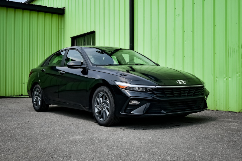 2024 Hyundai Elantra Preferred IVT  • HEATED SEATS/STEERING • CP/AA