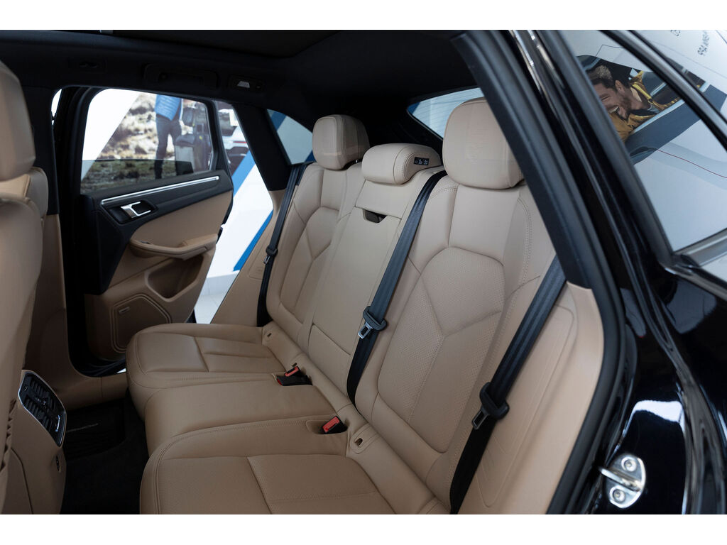 2020 Porsche Macan , Vancouver, Cash