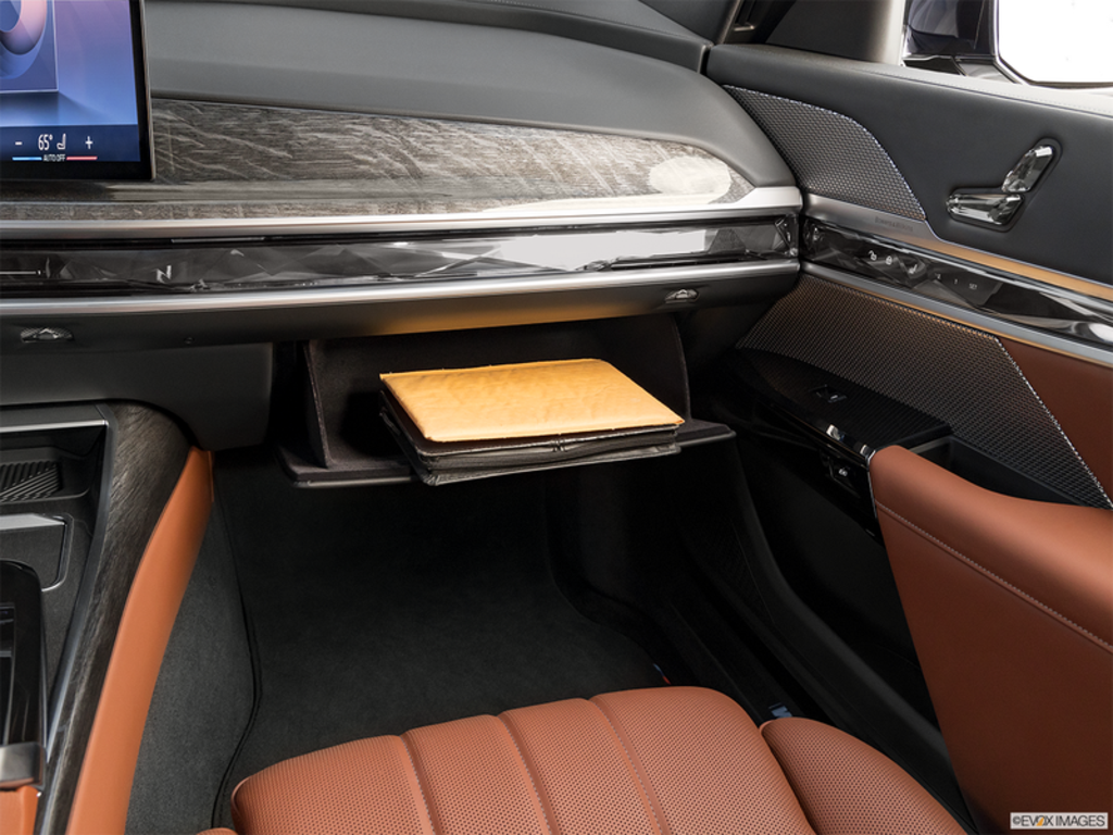 2025 BMW i7 xDrive60, Vancouver, Cash