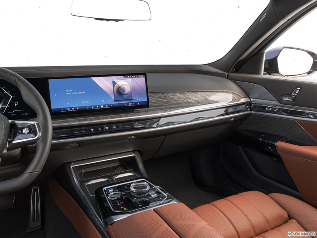 2025 BMW i7 xDrive60, Vancouver, Cash