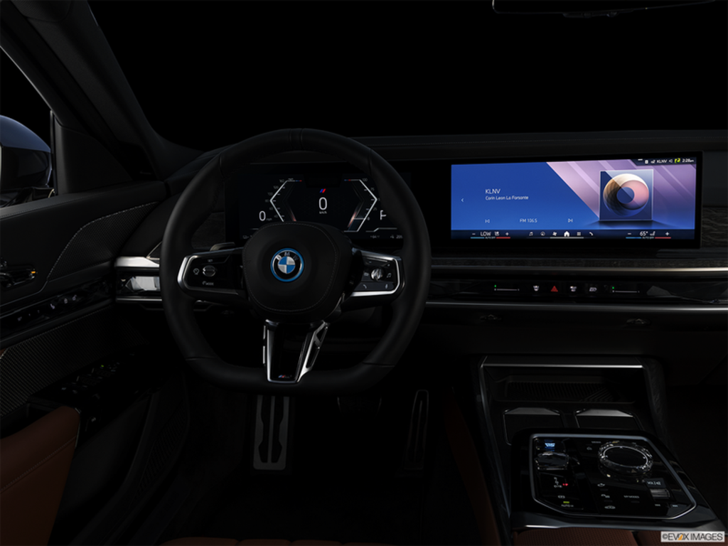 2025 BMW i7 xDrive60, Vancouver, Cash