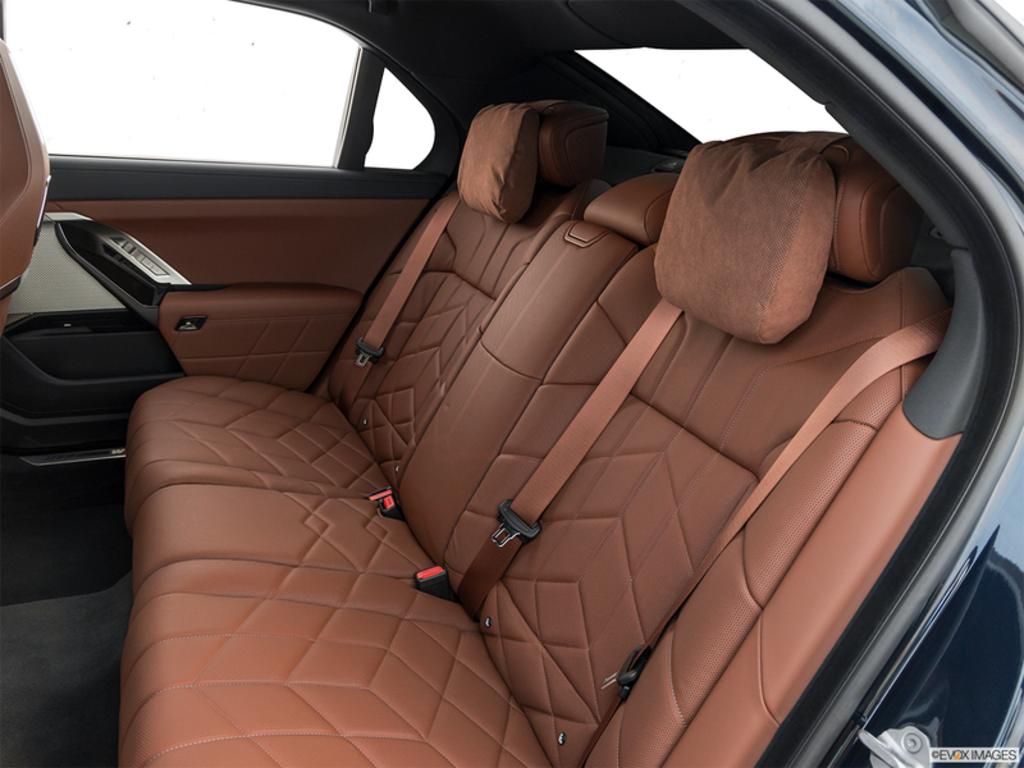 2025 BMW i7 xDrive60, Vancouver, Cash