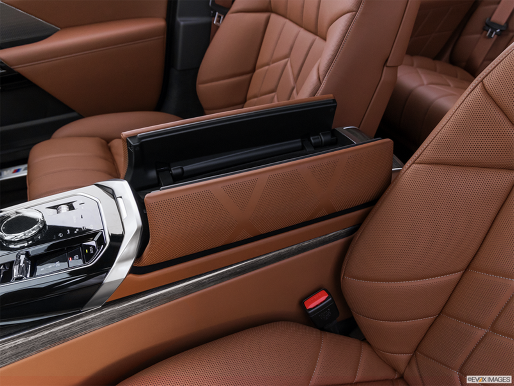 2025 BMW i7 xDrive60, Vancouver, Cash