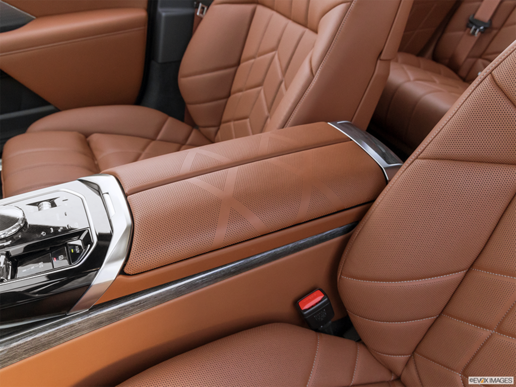 2025 BMW i7 xDrive60, Vancouver, Cash