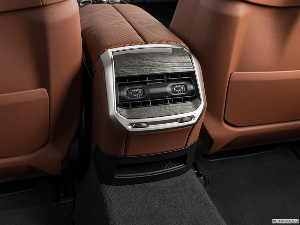 2025 BMW i7 xDrive60, Vancouver, Cash
