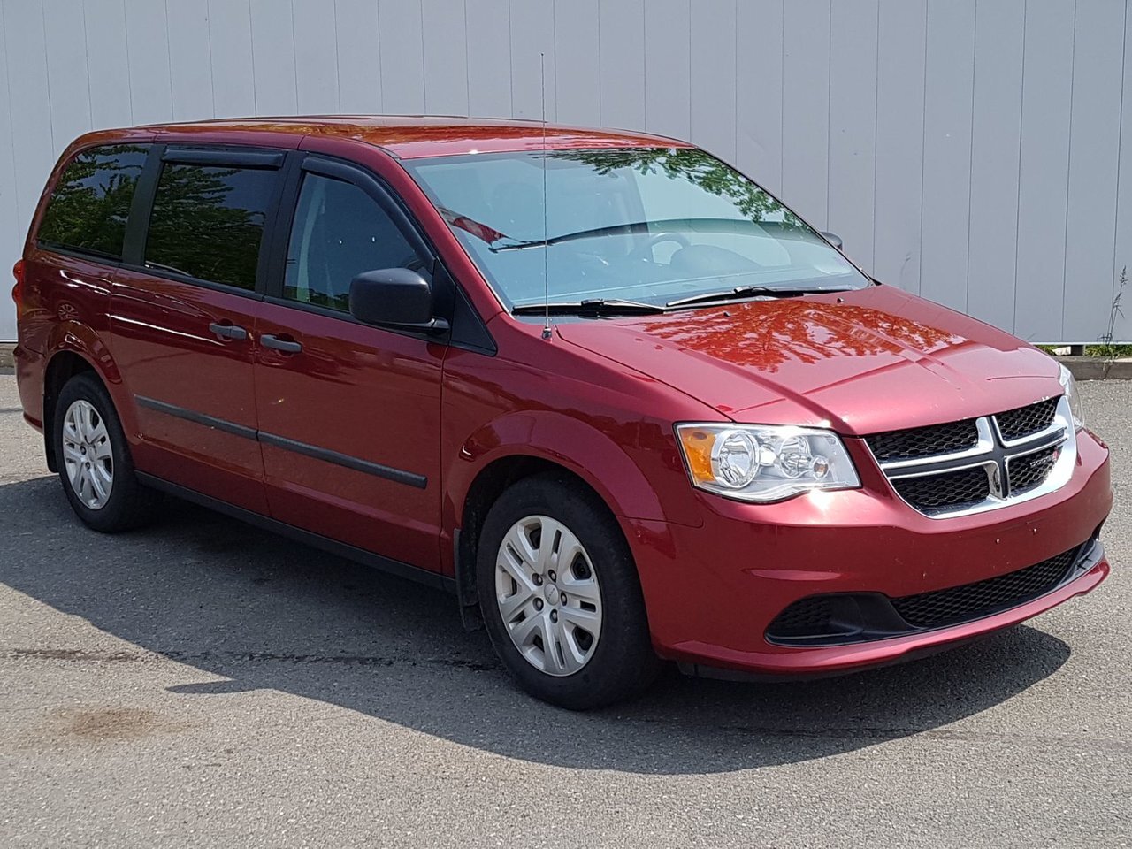 2016 Dodge Caravan SXT | Keyless | Cruise | PwrWindows | Tilt | Aux C