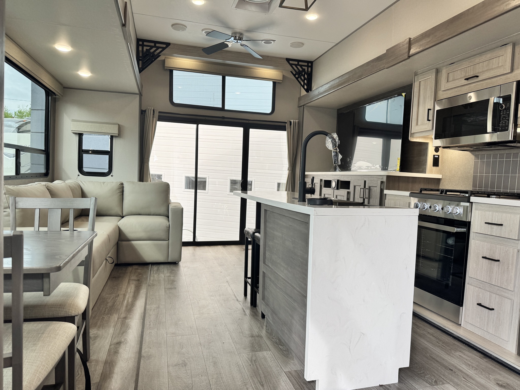 2025 Coachmen 43 CONDO