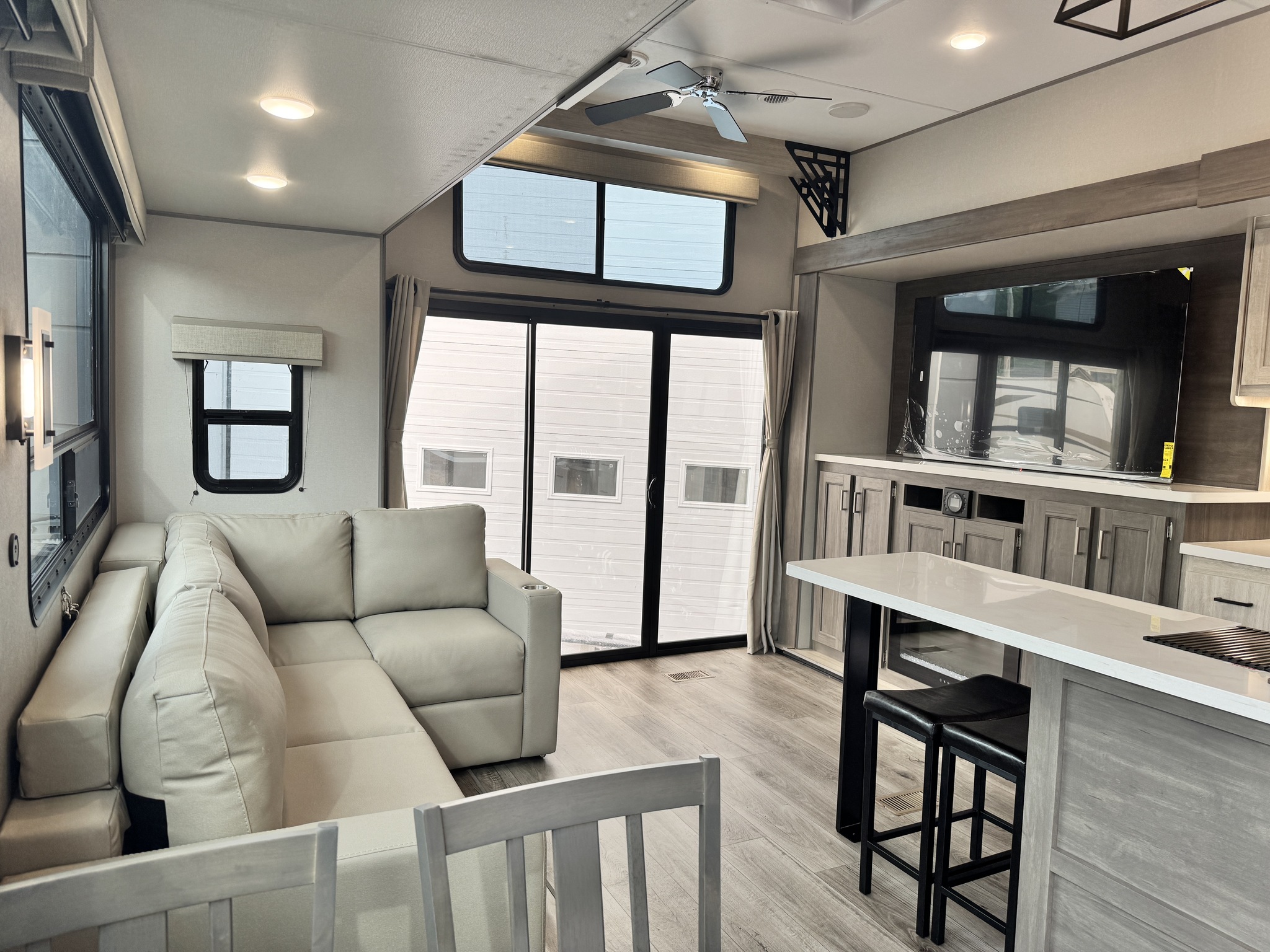 2025 Coachmen 43 CONDO