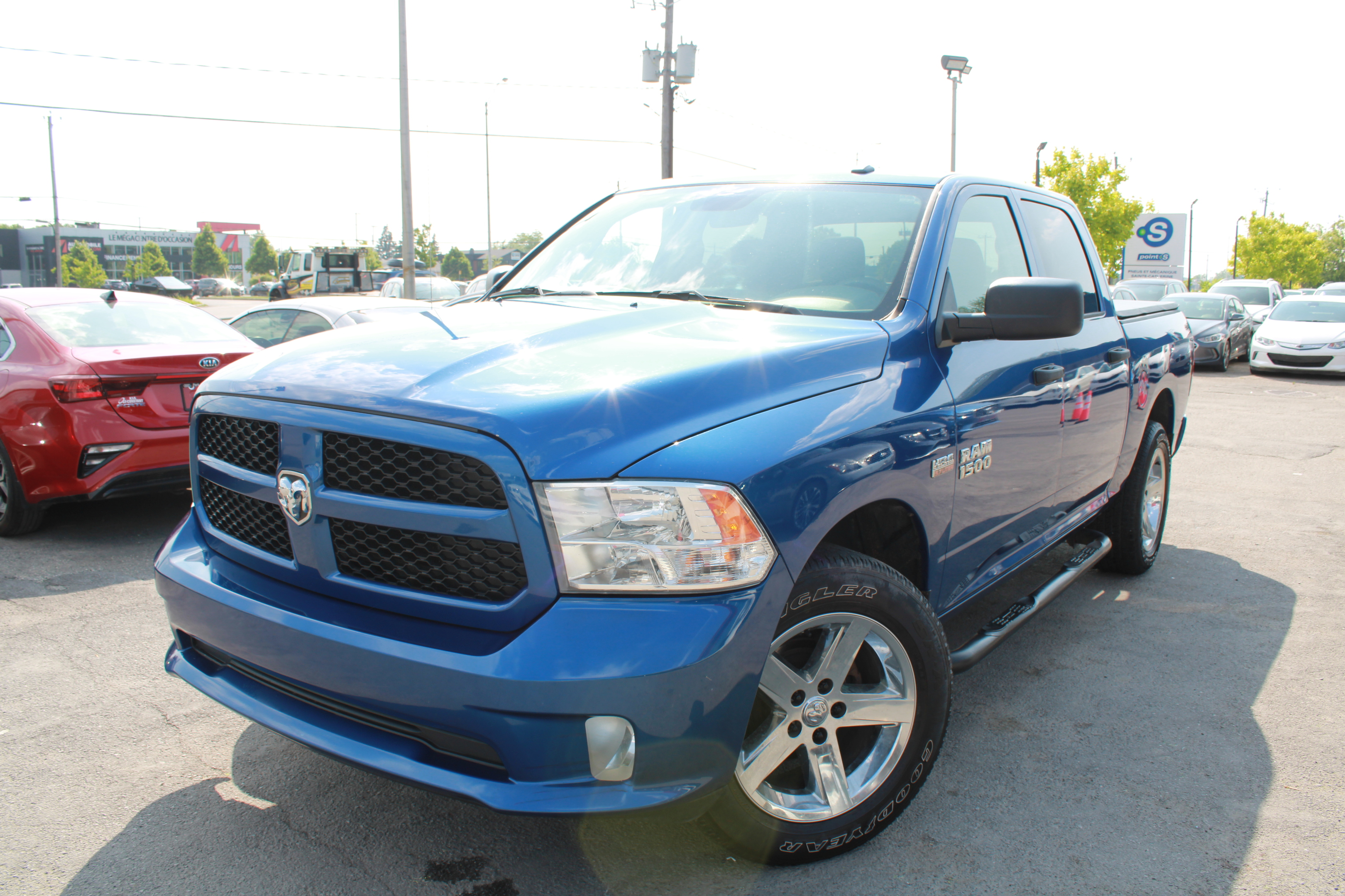 2017 Ram 1500 4WD Crew Cab 140.5  Express -Ltd Avail-, MAGS, A/C