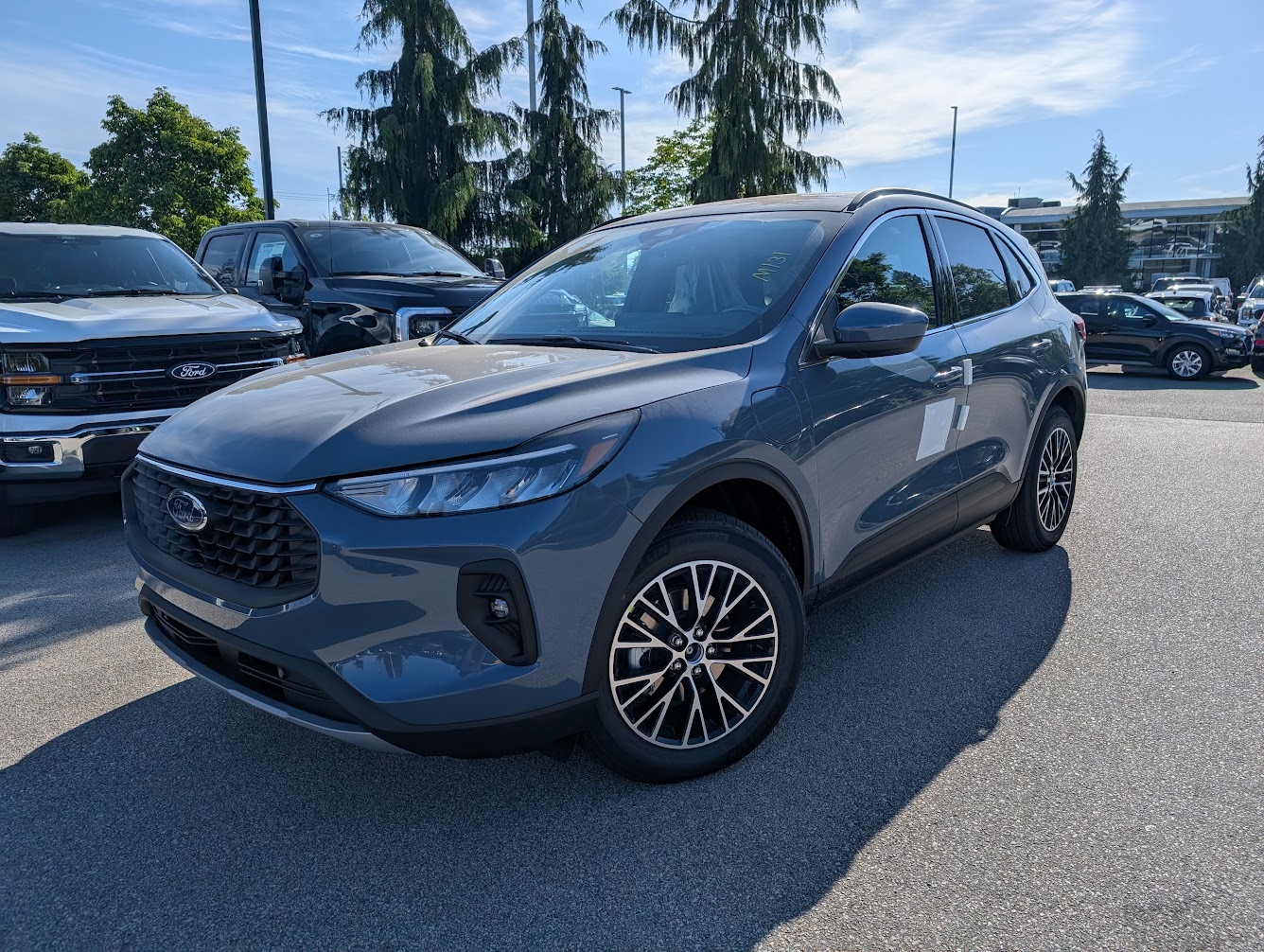 2025 Ford Escape PHEV FWD - Panoramic Roof, Class II Tow Pkg