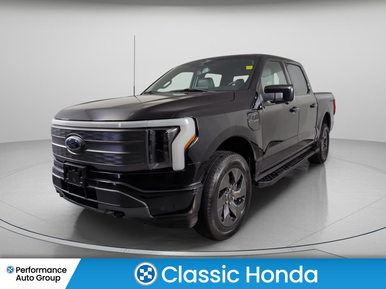 2023 Ford F-150 Lightning LARIAT | LEATHER | NAVI | ONE OWNER | VENTED SEATS