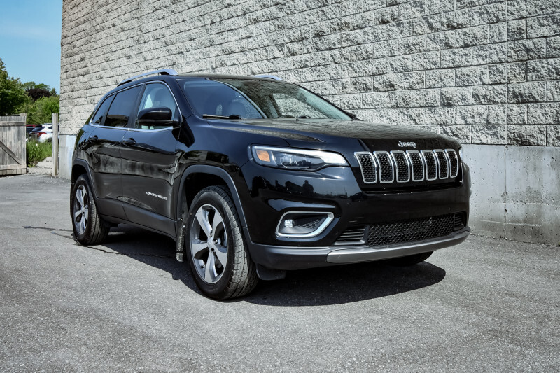 2019 Jeep Cherokee Limited  • HEATED LEATHER • POWER LIFTGATE