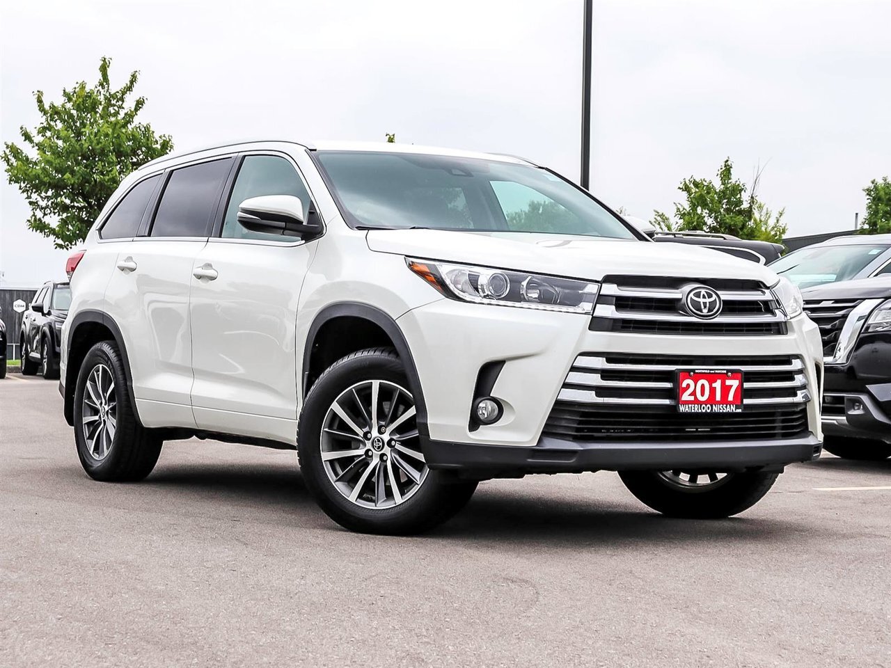 2017 Toyota Highlander XLE !!! NO ACCIDENTS !!! ONE OWNER !!! LOW KM !!! 