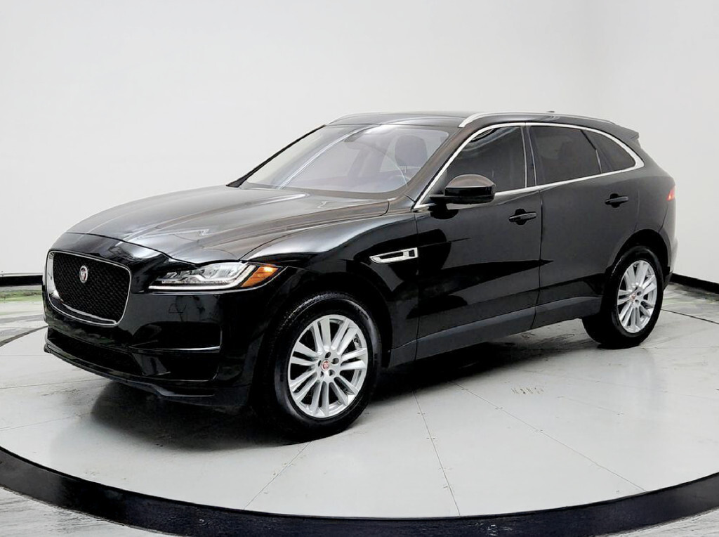 2018 Jaguar F-Pace 25T / AWD / Prestige / Navigation / Panoramic / Ca