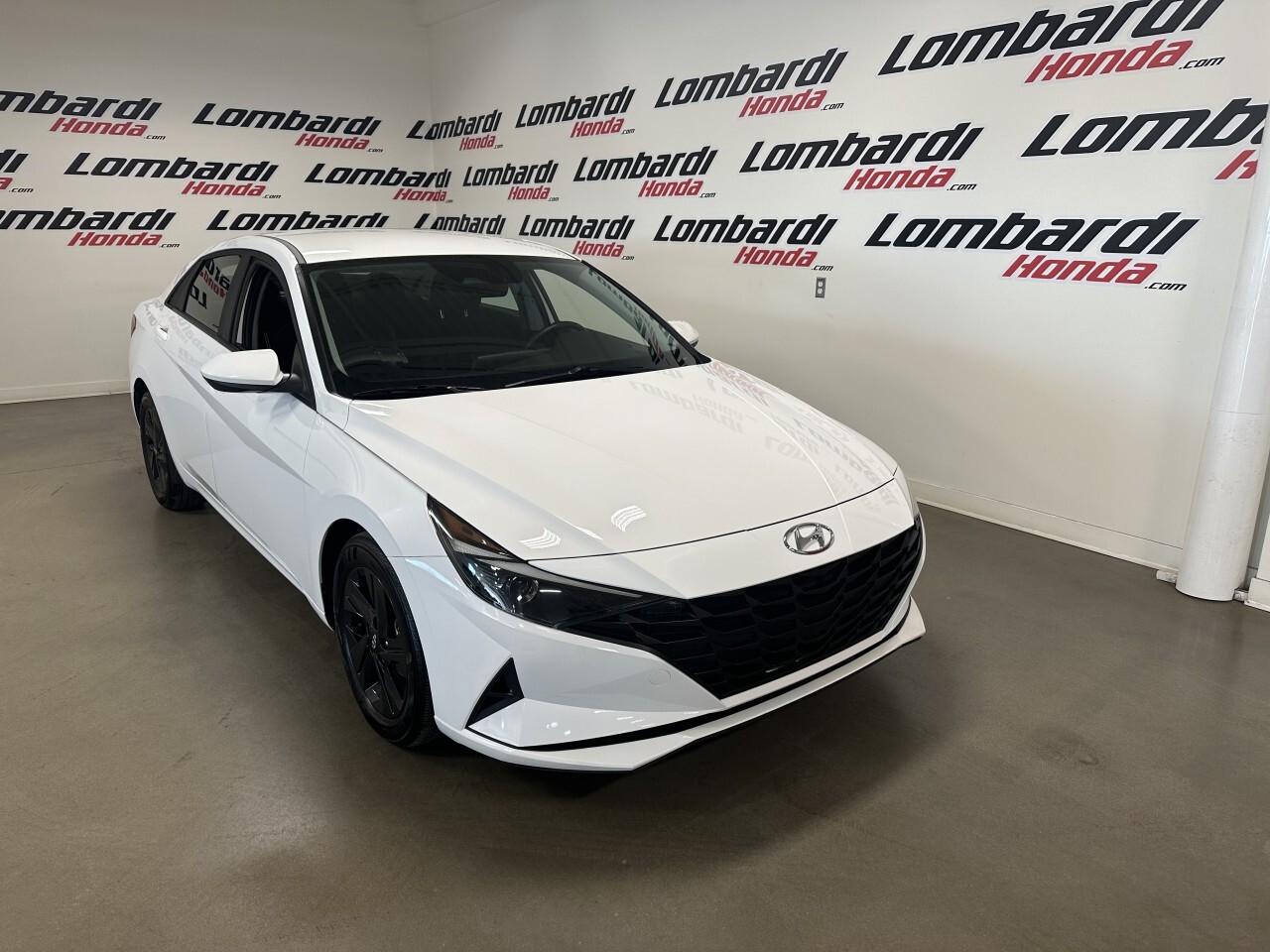 2022 Hyundai Elantra Preferred IVT