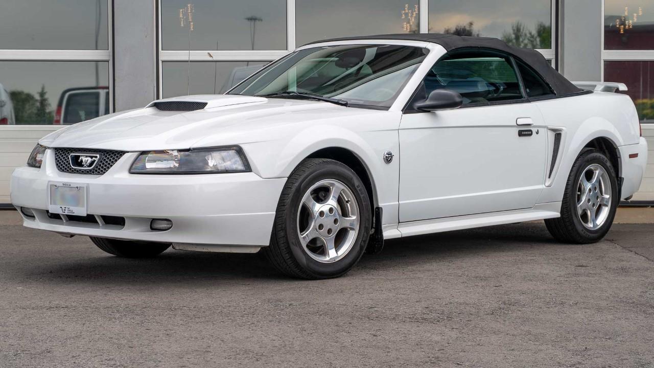 2004 Ford Mustang 