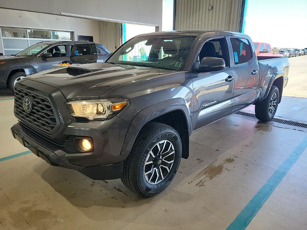2020 Toyota Tacoma V6 | TRD Sport Crewcab | Low Kms | No Accidents |
