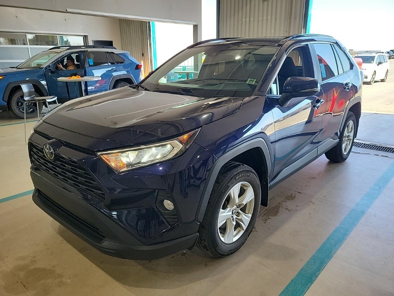 2021 Toyota RAV4 AWD XLE | Moonroof | Zacks