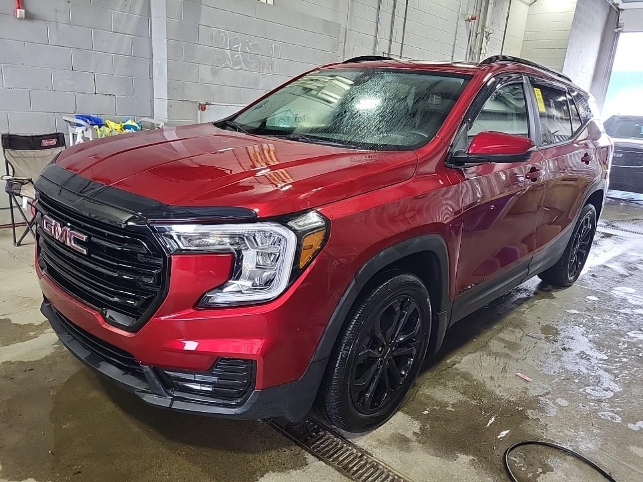 2022 GMC Terrain AWD SLE | Panoramic Roof | Low Kms | No Accidents