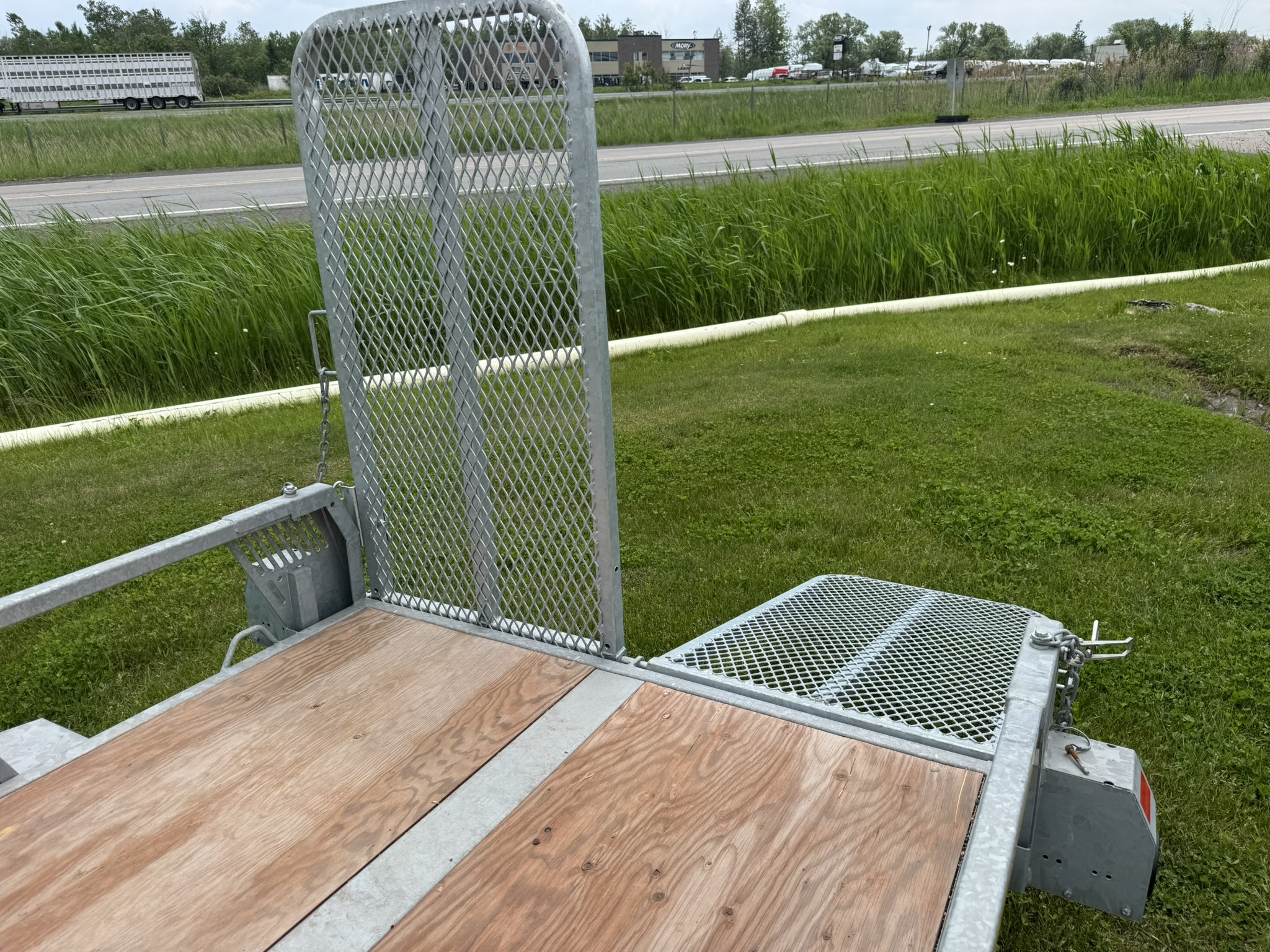 2024 Maxi-Roule UTO56099S