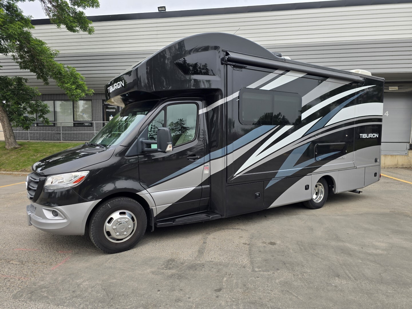2023 Mercedes-Benz Sprinter 3500 3500 \ Thor Motor Coach Tiburon 24FB RV Motorhome