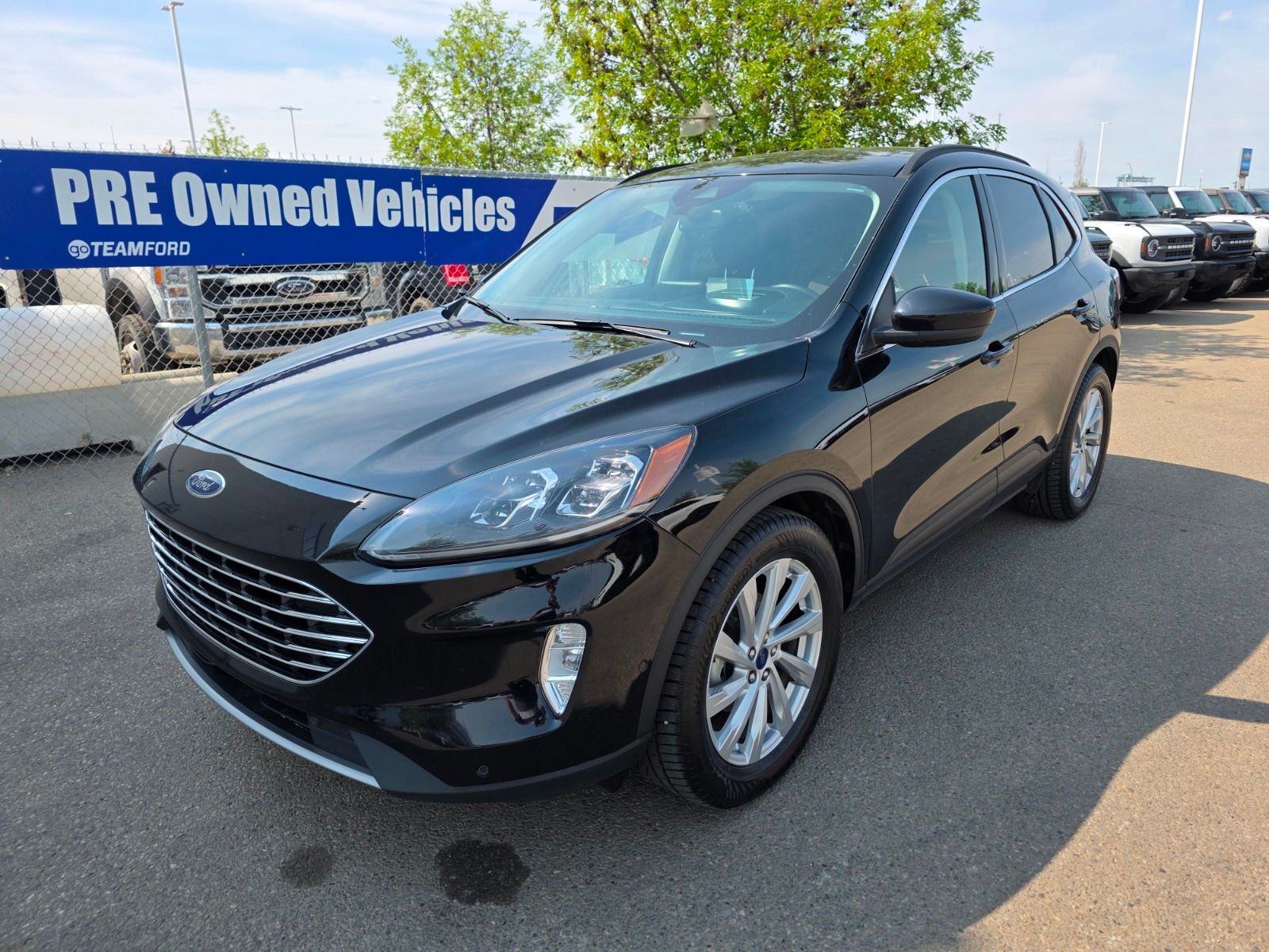 2022 Ford Escape 2.5L HYB ENG, TITANIUM, PANORAMIC ROOF, KEYLESS EN