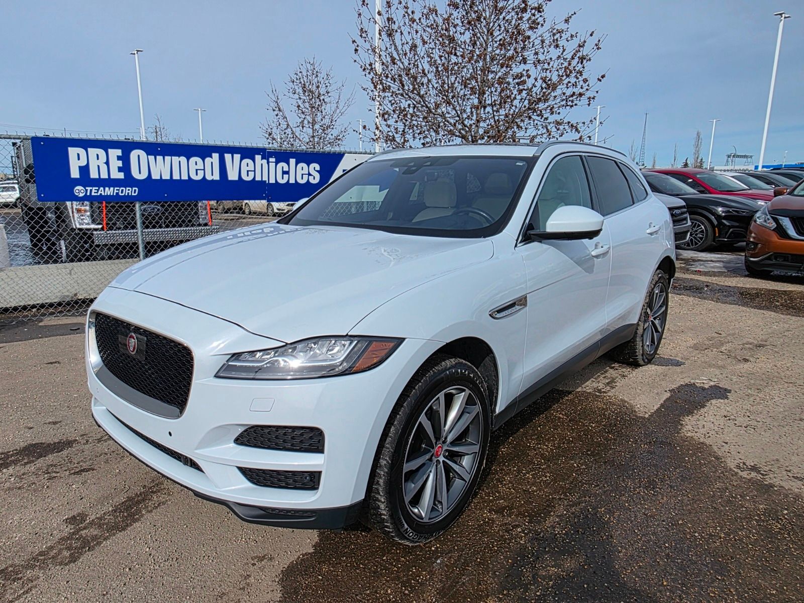 2019 Jaguar F-Pace PRESTIGE- LEATHER SEATS, HEATED FRONT SEATS, AMBIE