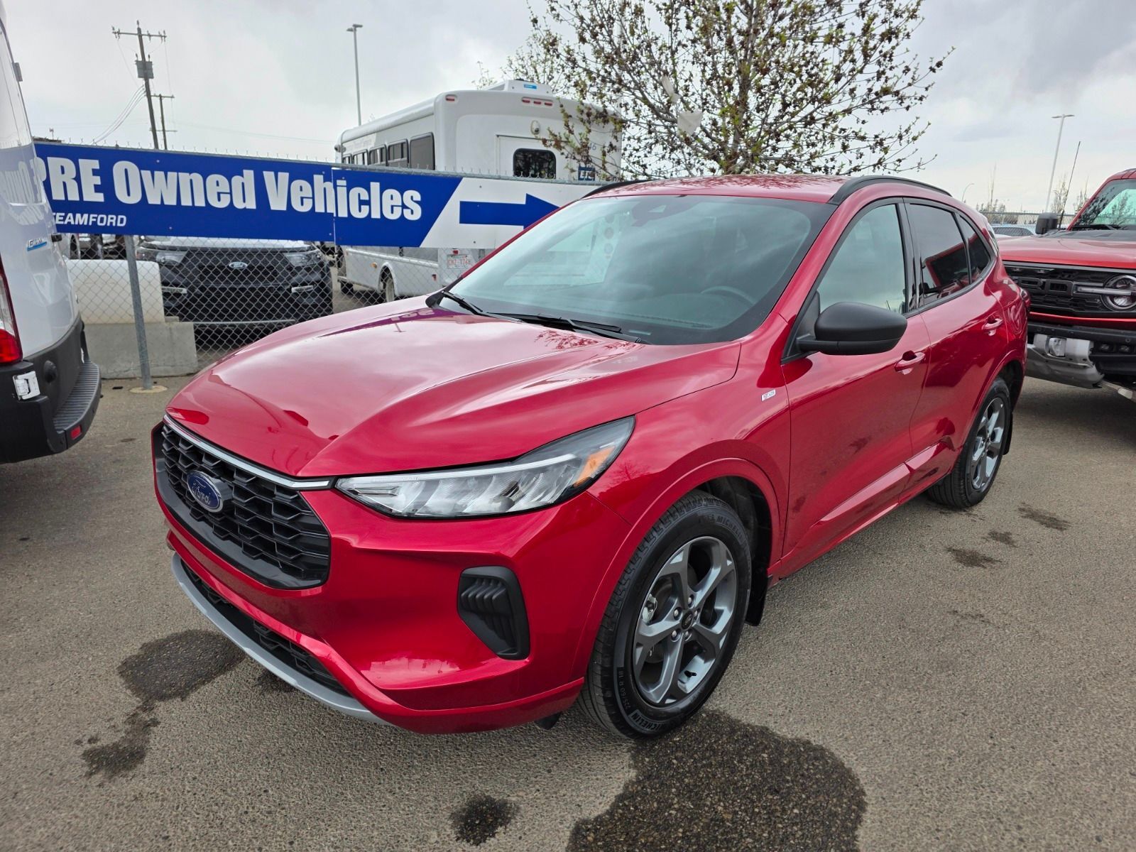 2024 Ford Escape 2.5L HYB ENG, ST LINE, COLD WEATHER PKG, REVERSE C