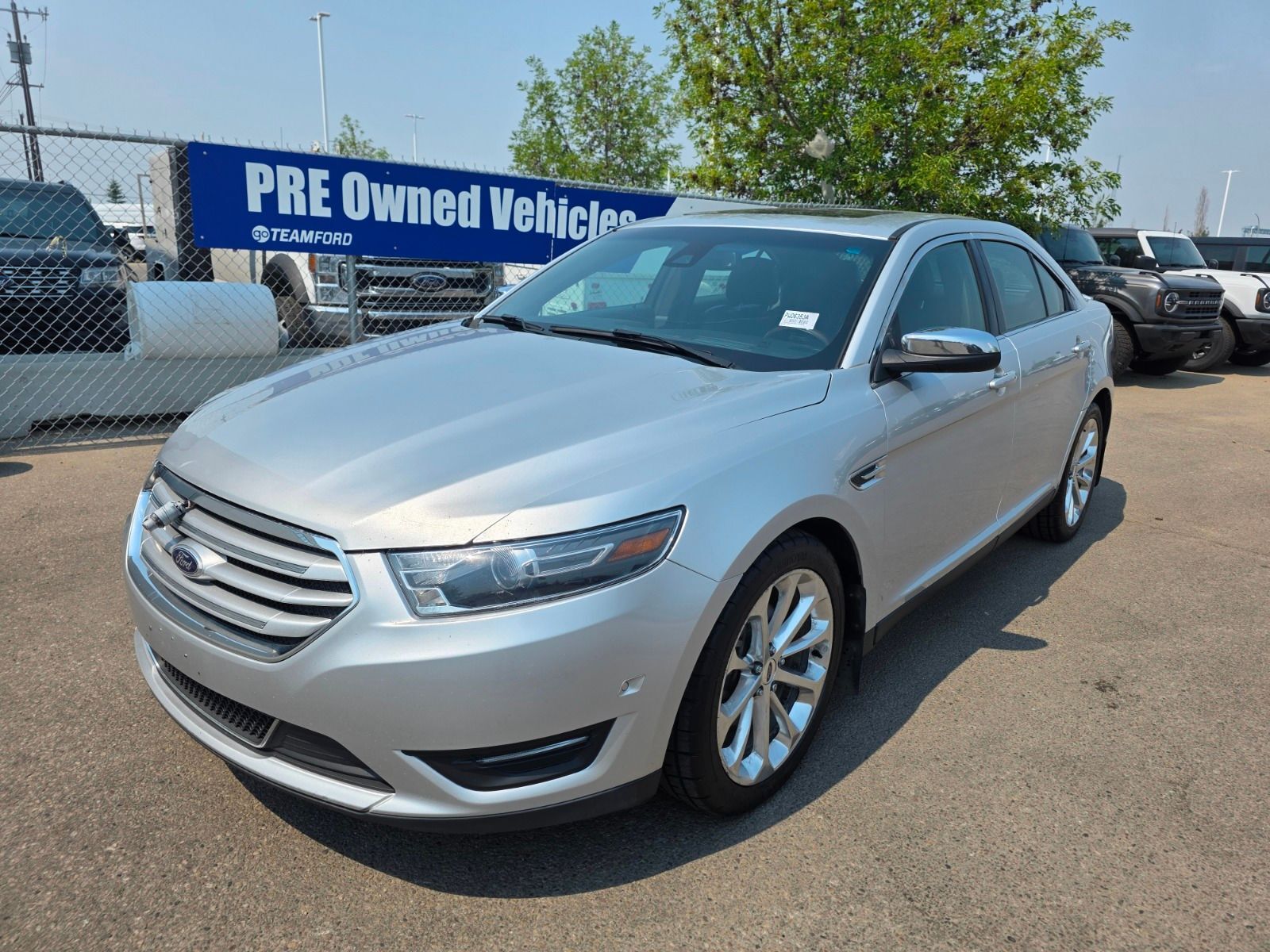 2016 Ford Taurus 3.5L V6 ENG, LIMITED, COMFORT PKG, MOONROOF, LANE 