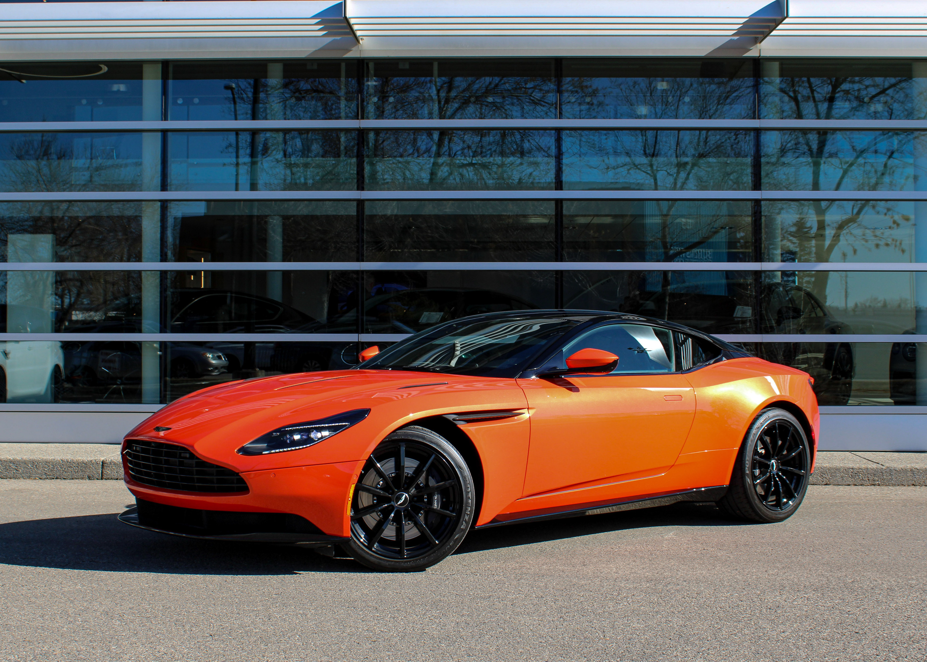/2019 Aston-Martin DB11