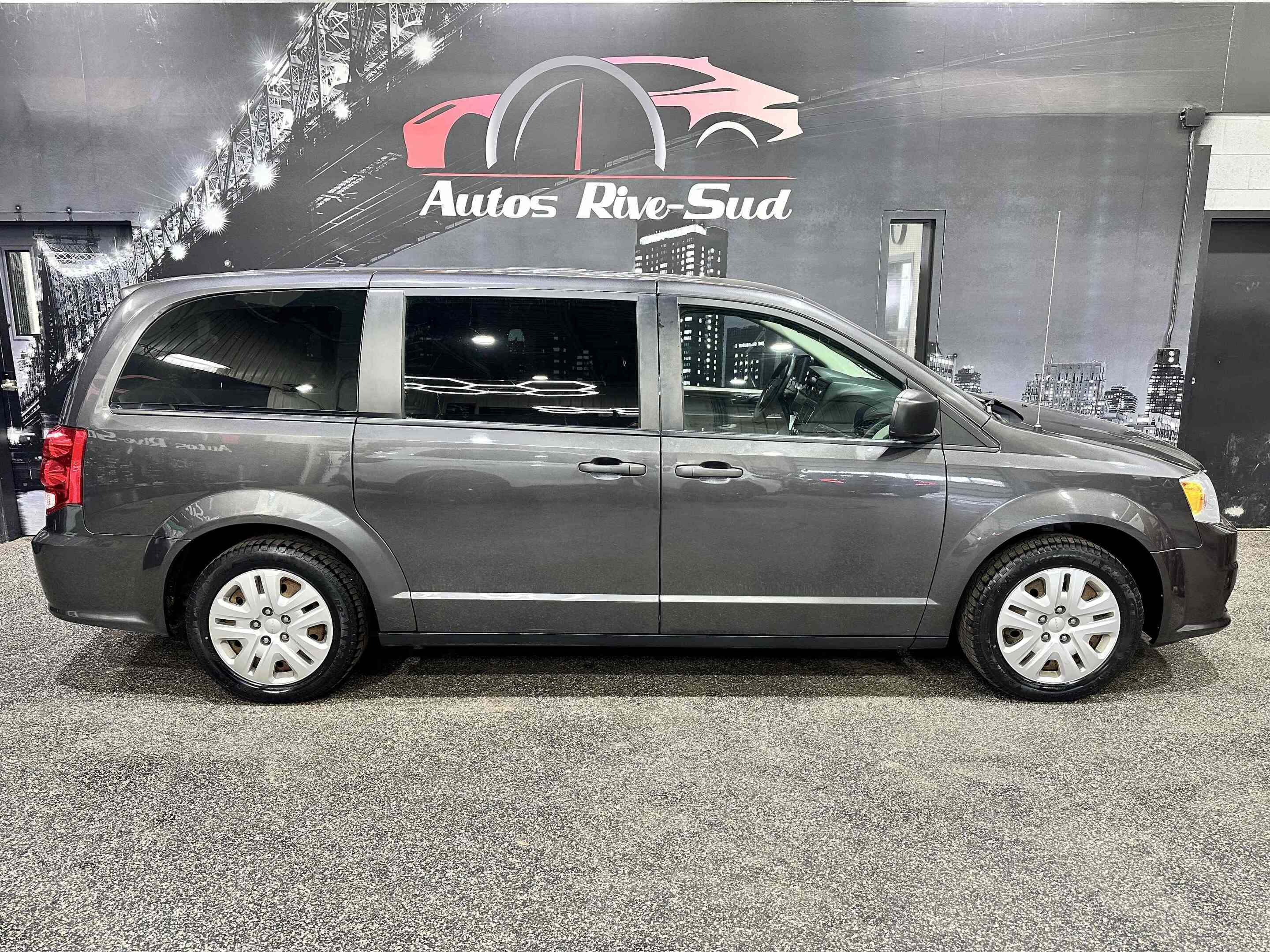 2019 Dodge Grand Caravan STOW N GO TRÈS PROPRE