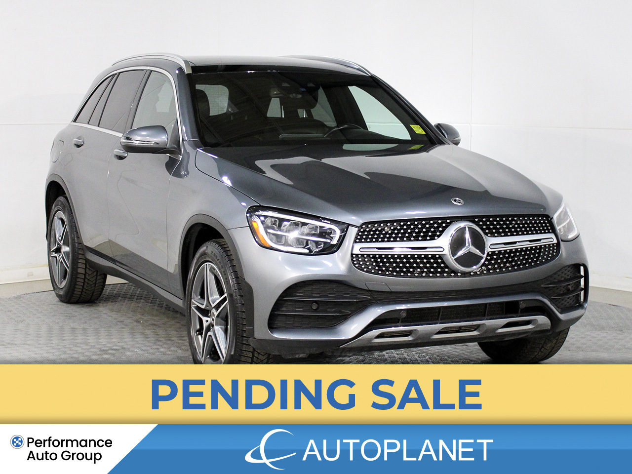 2021 Mercedes-Benz GLC300 4MATIC, Premium 1/Sport Pkg, Navi, Pano Roof!