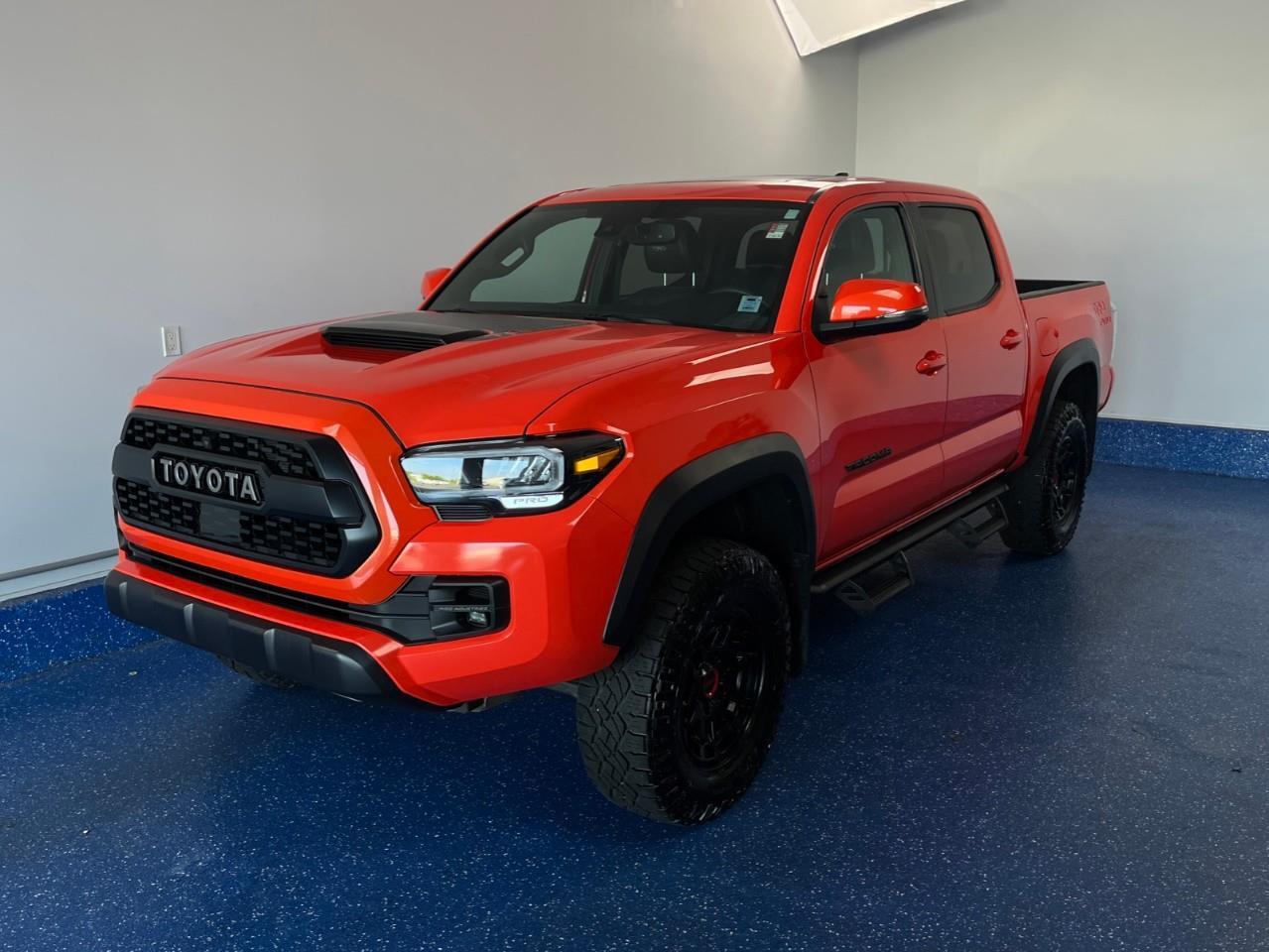 2023 Toyota Tacoma TRD Pro Crew Cab V6 | Low kms | No Accidents | Zac