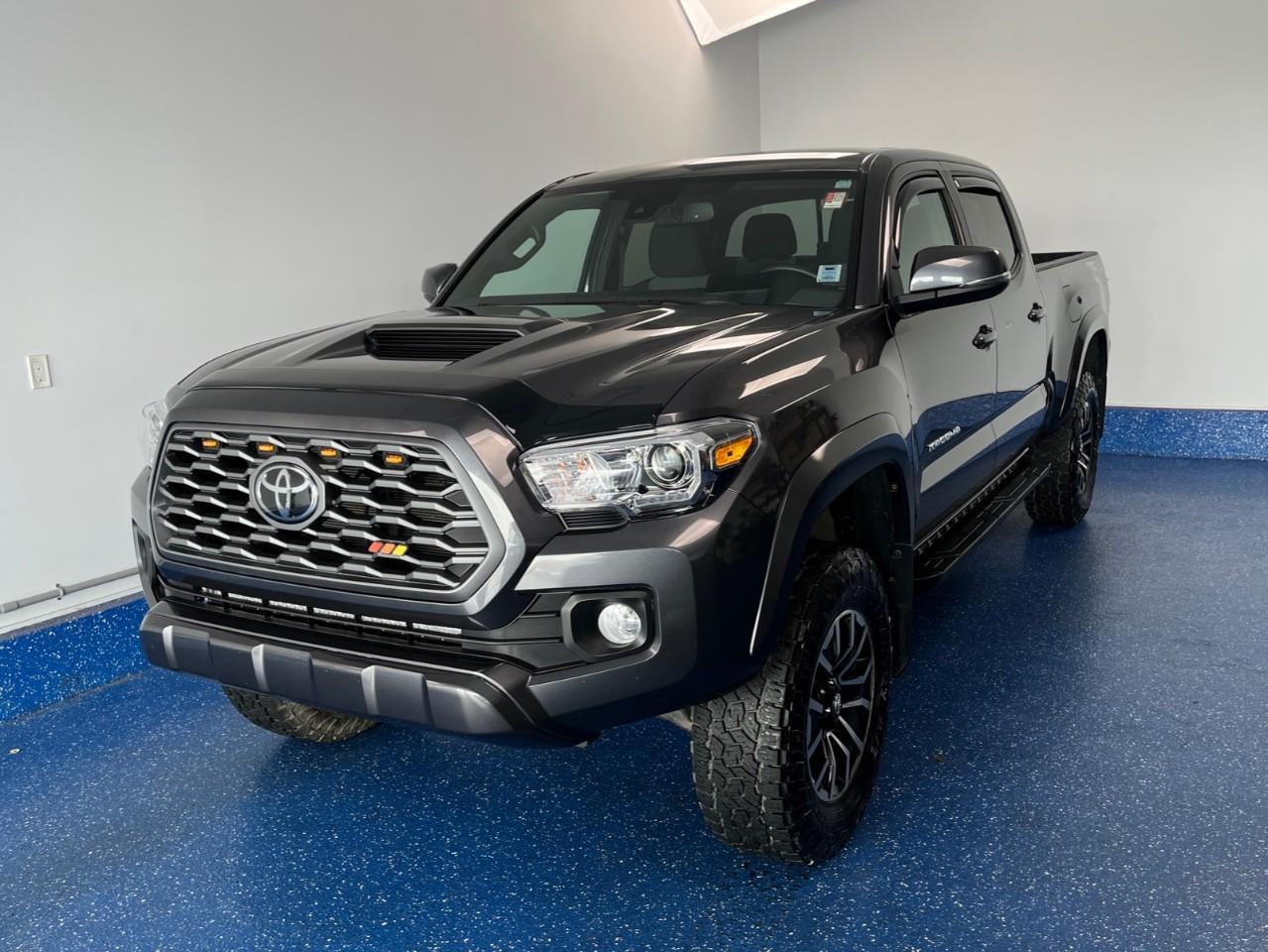 2022 Toyota Tacoma V6 | TRD Sport Crewcab | Low Kms | No Accidents |