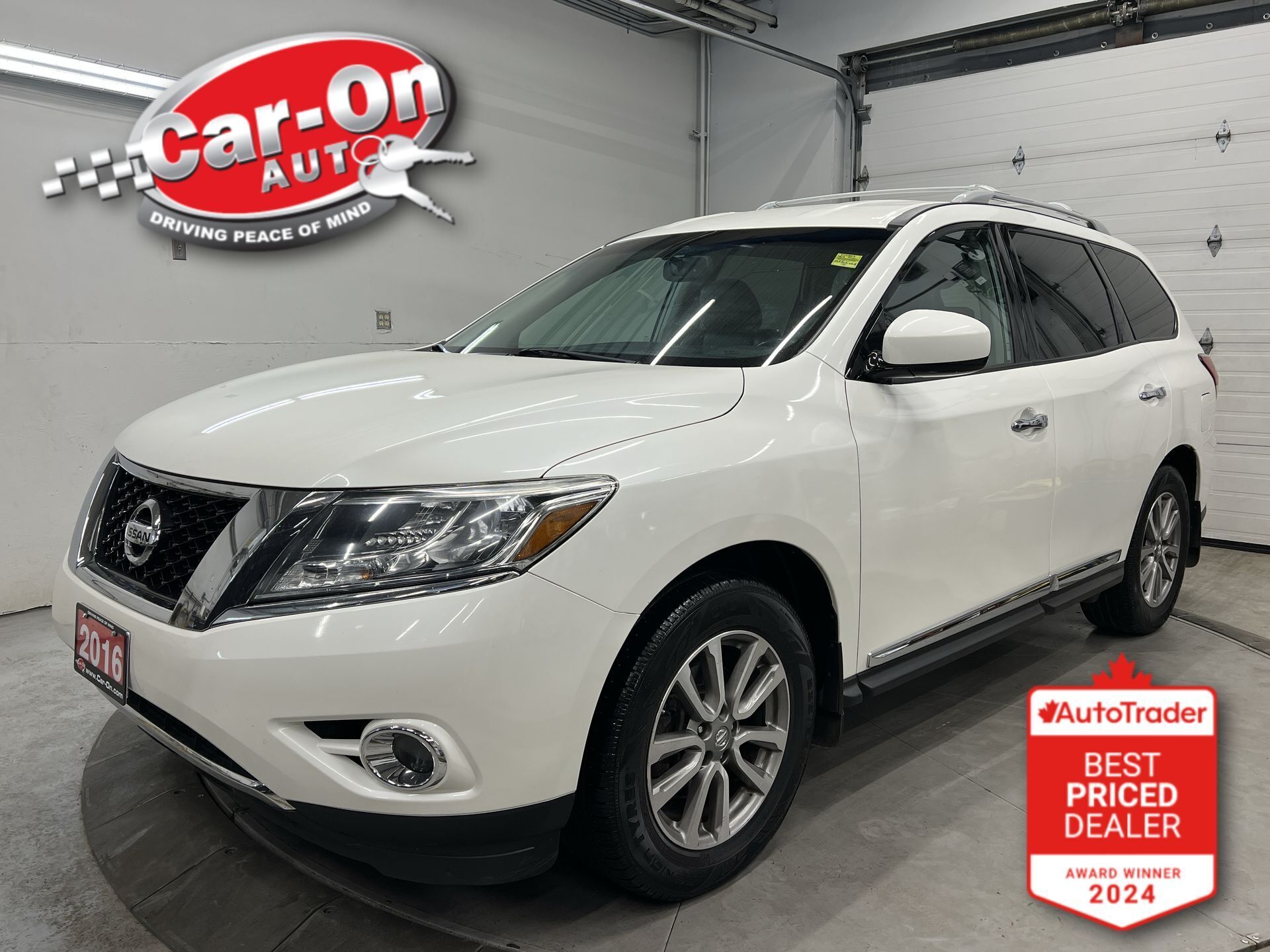2016 Nissan Pathfinder SL AWD| 7-PASS| LOW KMS| LEATHER| 3.5L V6