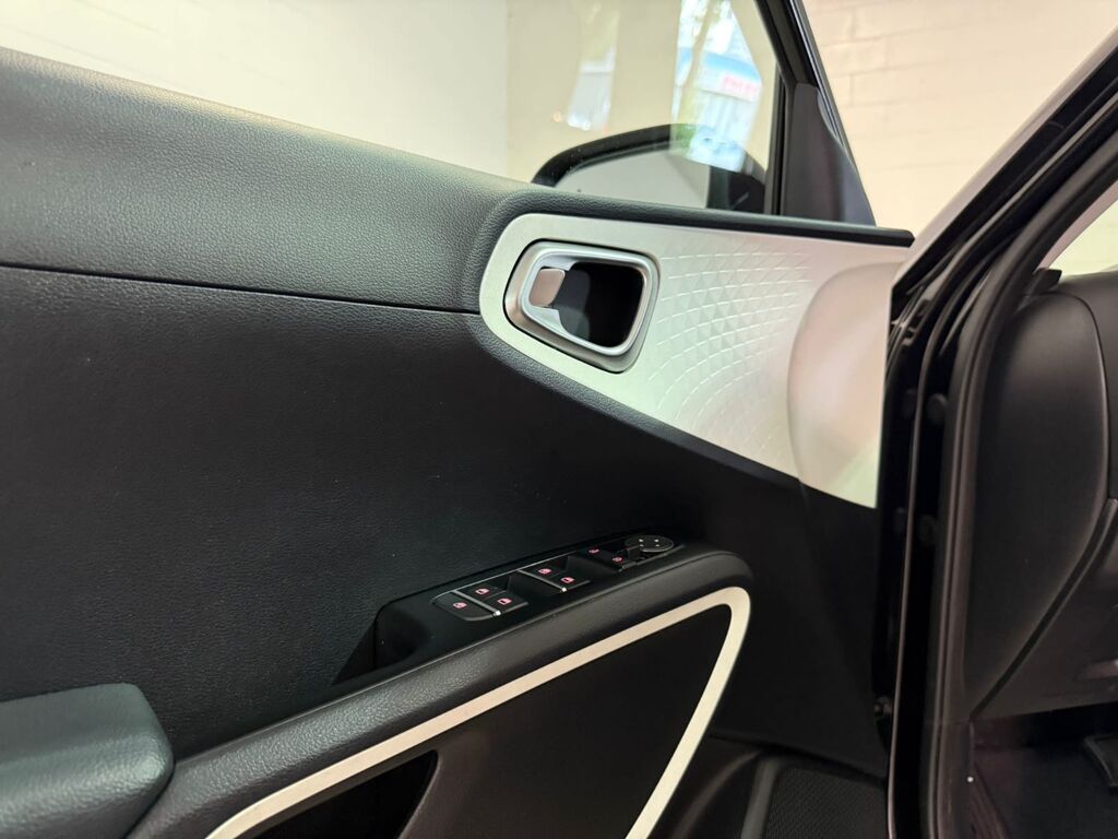 2022 Kia Soul EV Premium, Vancouver, Cash