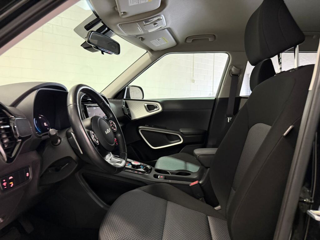 2022 Kia Soul EV Premium, Vancouver, Cash