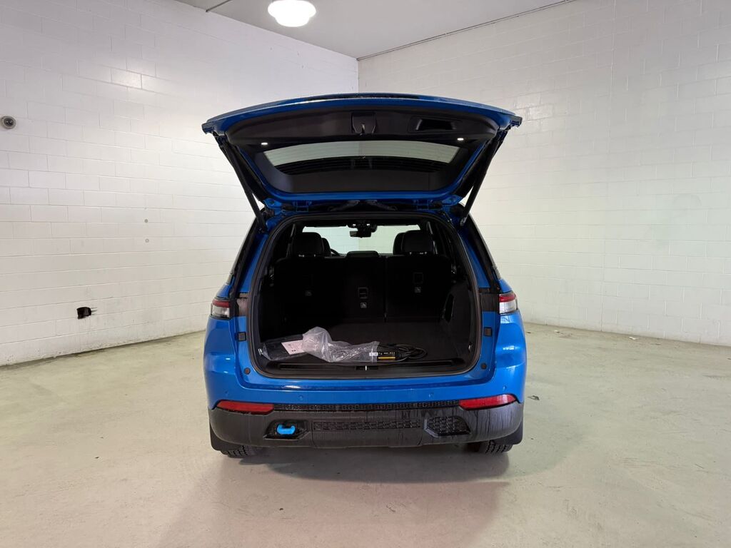 2023 Jeep Grand Cherokee 4xe Trailhawk, Vancouver, Cash
