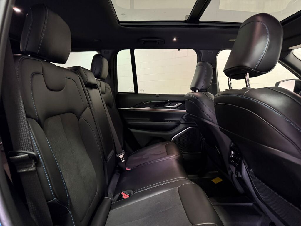 2023 Jeep Grand Cherokee 4xe Trailhawk, Vancouver, Cash