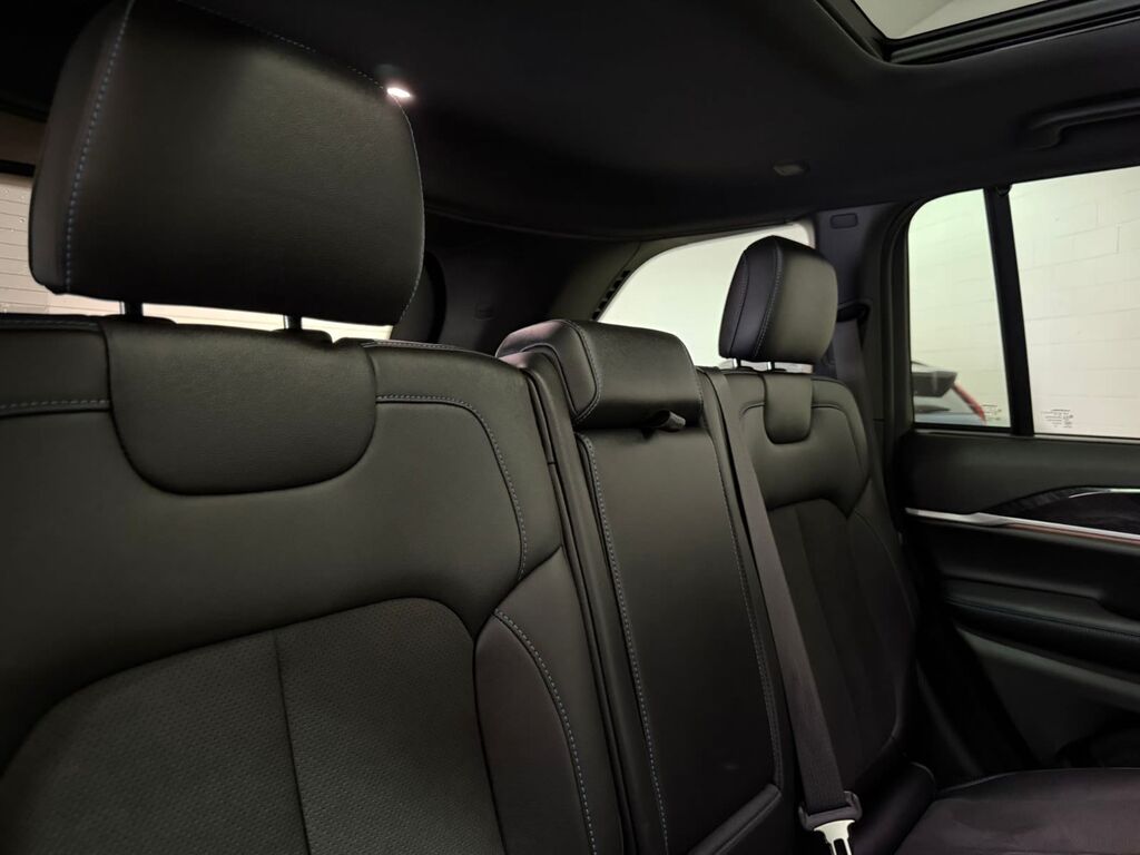 2023 Jeep Grand Cherokee 4xe Trailhawk, Vancouver, Cash