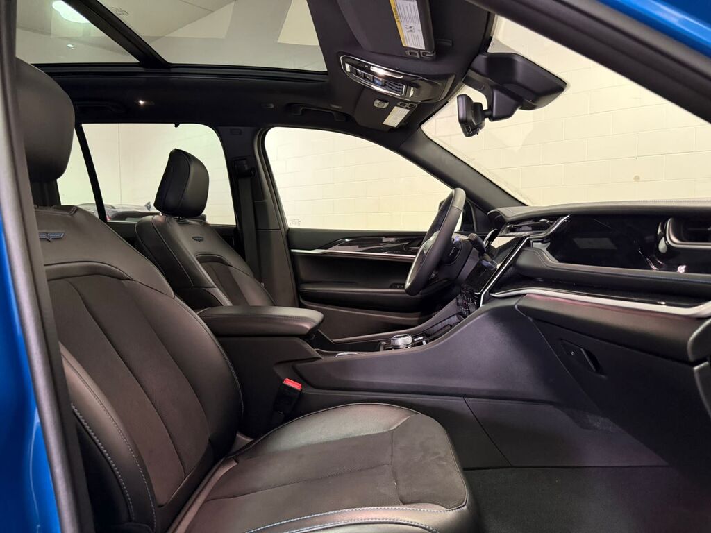 2023 Jeep Grand Cherokee 4xe Trailhawk, Vancouver, Cash
