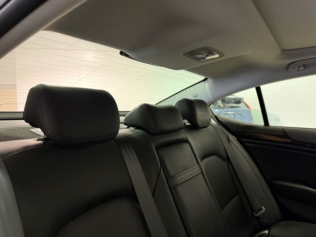 2014 Kia Cadenza Premium, Vancouver, Cash
