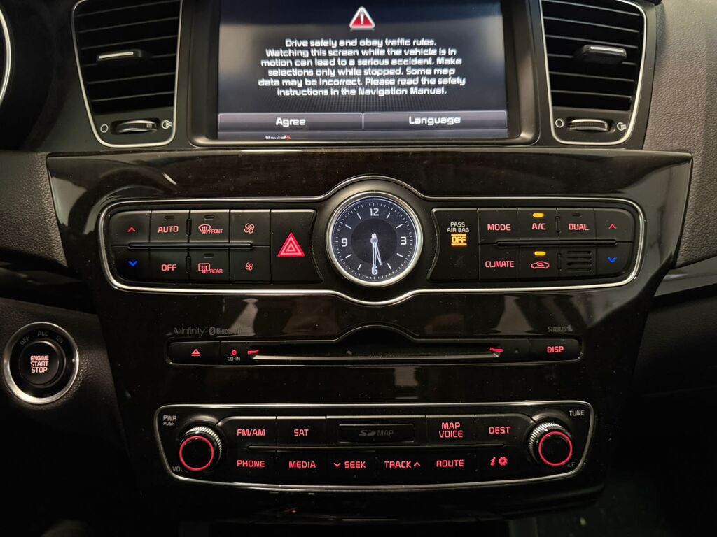 2014 Kia Cadenza Premium, Vancouver, Cash