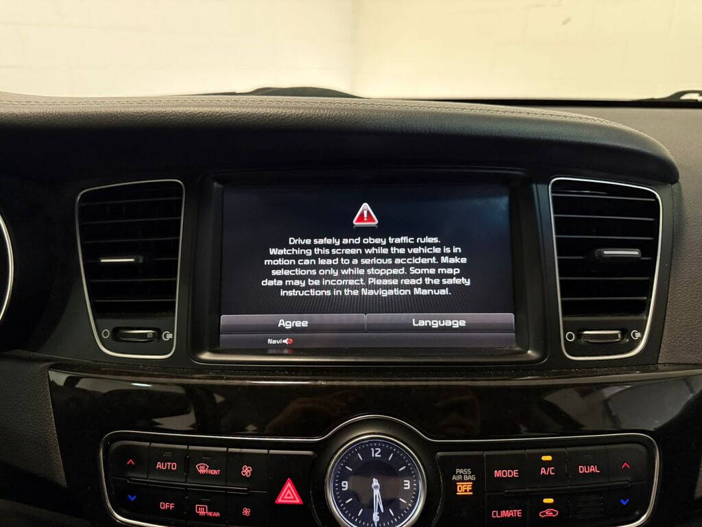 2014 Kia Cadenza Premium, Vancouver, Cash