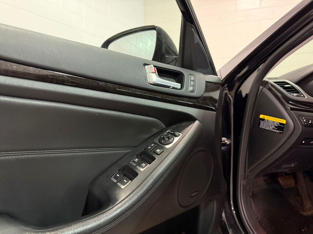 2014 Kia Cadenza Premium, Vancouver, Cash